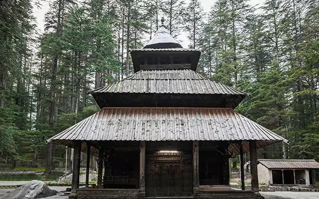 Manali Local: Hadimba Temple, Jogini Waterfall, and Mall Road